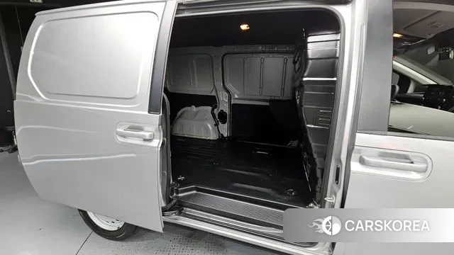 Hyundai Staria 2021 Серебряный из Кореи, фото 3