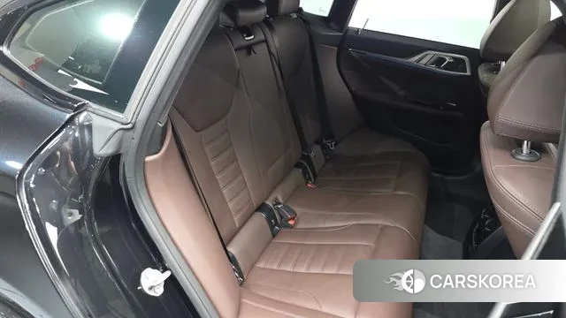 BMW i4 2023 Черный из Кореи, фото 3