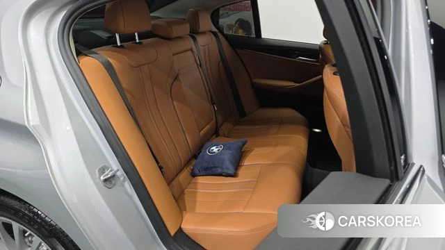 BMW 5 Series (G30) 2020 Серебряный из Кореи, фото 3