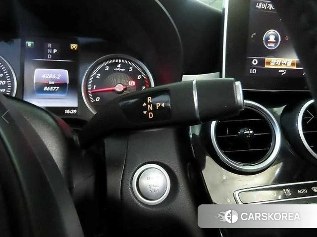 Mercedes-Benz C-Class W205 2018 Белый из Кореи, фото 3
