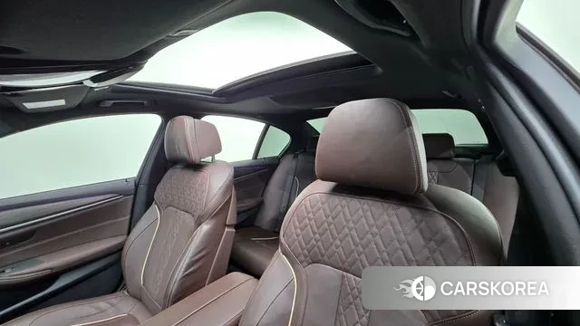 BMW 5 Series (G30) 2021 Белый из Кореи, фото 3