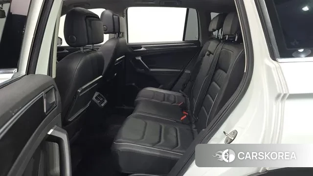 Volkswagen Tiguan second Generation 2020 Белый из Кореи, фото 3