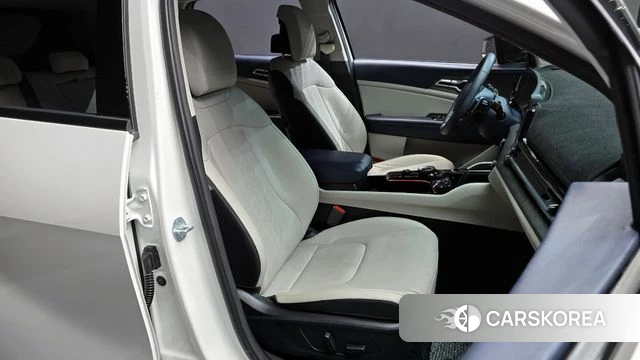 Kia Sportage 5th Generation 2023 Белый из Кореи, фото 3