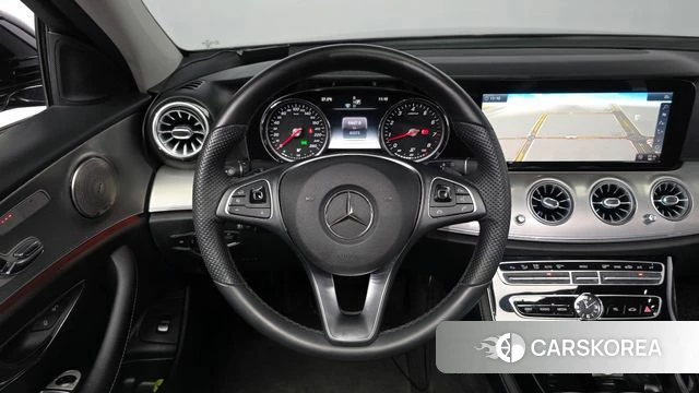 Mercedes-Benz E-Class W213 2018 Черный из Кореи, фото 3