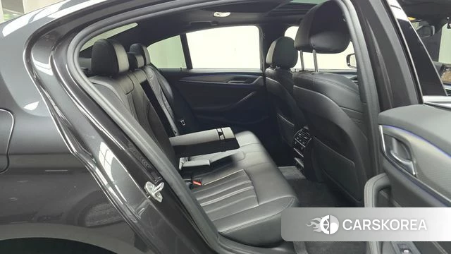 BMW 5 Series (G30) 2018 Серый из Кореи, фото 3