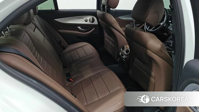 Mercedes-Benz E-Class W213 2021 Белый из Кореи, фото 3