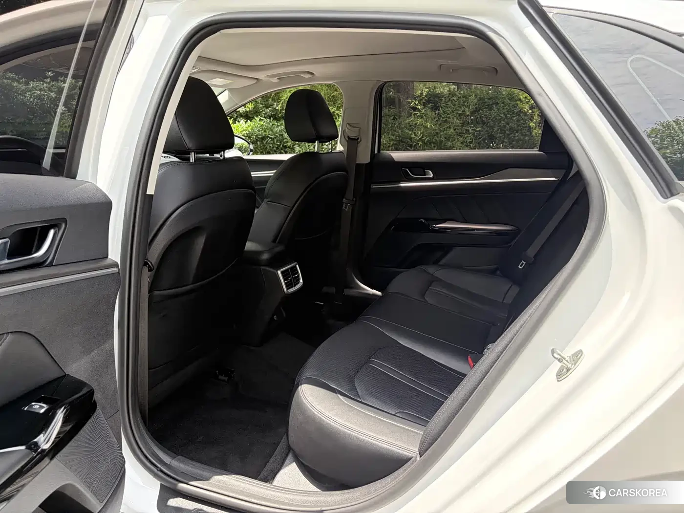 Kia K5 2022 Белый из Китая, фото 3