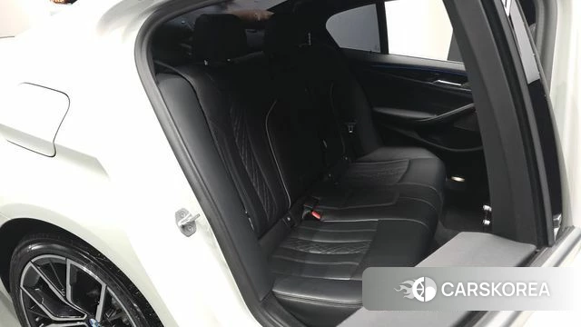 BMW 5 Series (G30) 2021 Белый из Кореи, фото 3