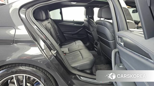 BMW 5 Series (G30) 2023 Черный из Кореи, фото 3