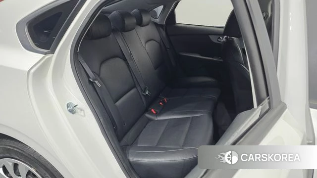 Kia The New K3 2nd generation 2022 Белый из Кореи, фото 3