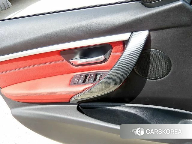 BMW 3 Series (F30) 2018 Белый из Кореи, фото 3