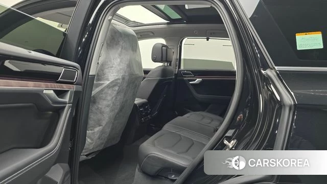 Volkswagen Touareg 3rd generation 2025 Черный из Кореи, фото 3