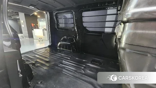 Hyundai Staria 2021 Черный из Кореи, фото 3