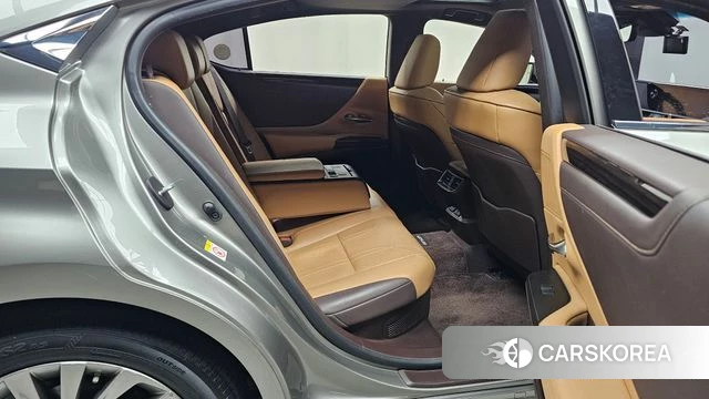 Lexus ES300h 7th generation 2018 Серебристо-серый из Кореи, фото 3