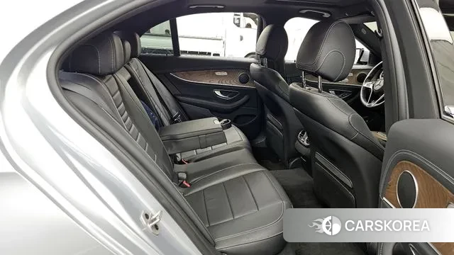 Mercedes-Benz E-Class W213 2021 Серебряный из Кореи, фото 3