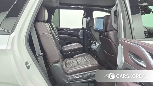 Cadillac Escalade 5th Generation 2021 Белый из Кореи, фото 3