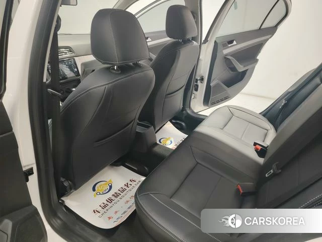 Volkswagen Lavida 2023 Белый из Китая, фото 3