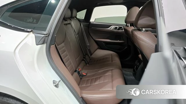 BMW 4 Series (G22) 2025 Белый из Кореи, фото 3