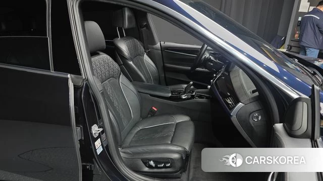 BMW 6 Series GT (G32) 2022 Черный из Кореи, фото 3