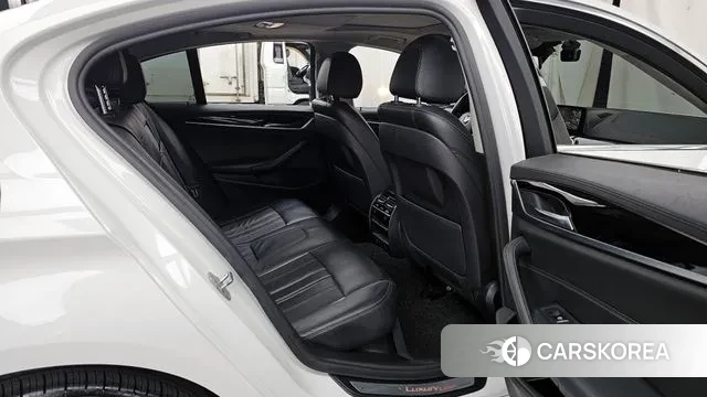 BMW 5 Series (G30) 2019 Белый из Кореи, фото 3