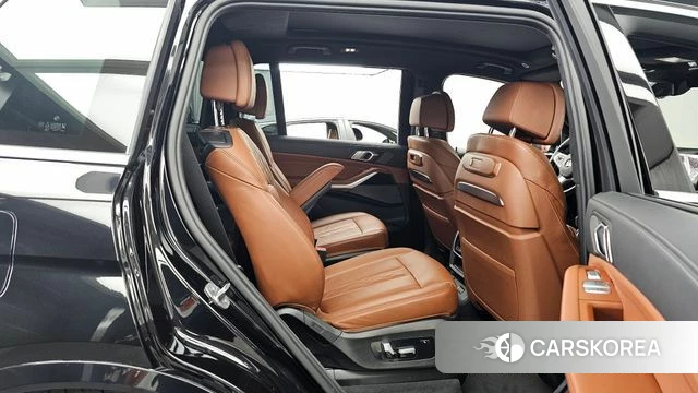 BMW X7 (G07) 2023 Черный из Кореи, фото 3