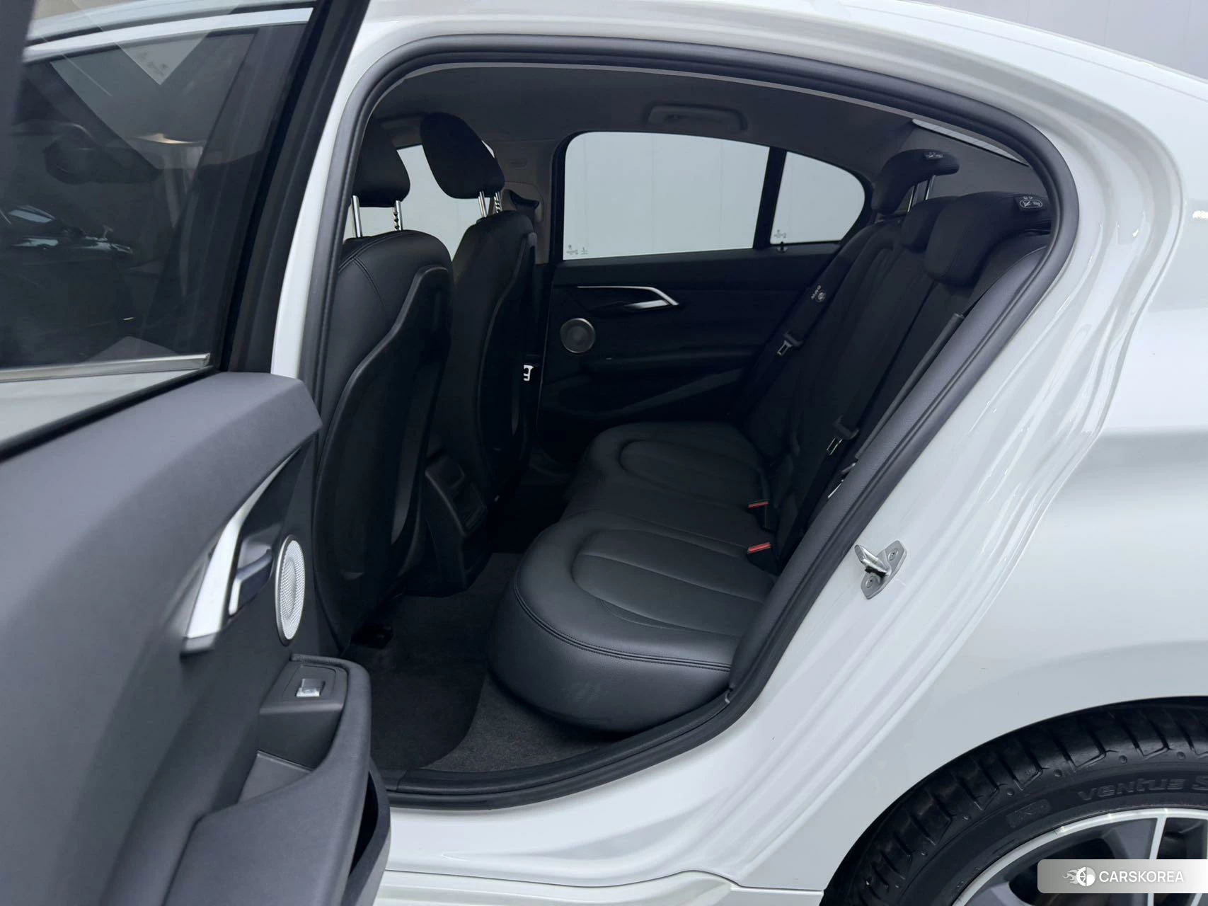 BMW 1 series 2020 Белый из Китая, фото 3