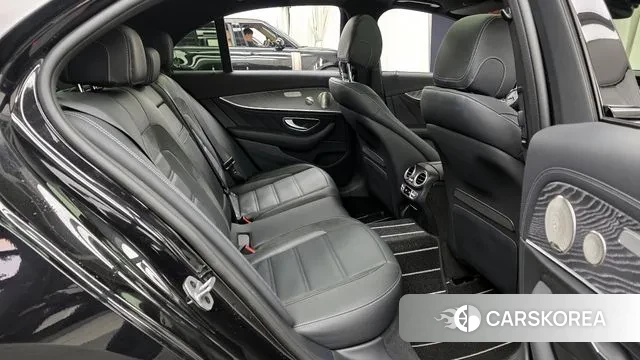 Mercedes-Benz E-Class W213 2023 Черный из Кореи, фото 3