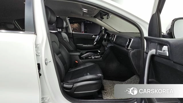Kia Sportage 4th Generation 2018 Белый из Кореи, фото 3