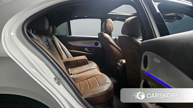 Mercedes-Benz E-Class W213 2021 Белый из Кореи, фото 3