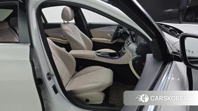 Mercedes-Benz E-Class W213 2021 Белый из Кореи, фото 3