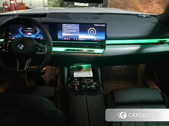 BMW 5 Series (G60) 2025 Белый из Кореи, фото 3