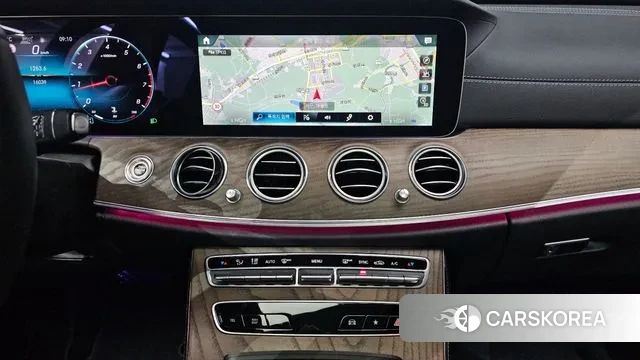 Mercedes-Benz E-Class W213 2022 Белый из Кореи, фото 3