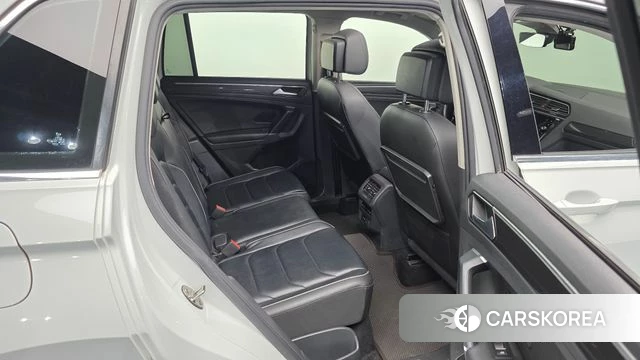 Volkswagen Tiguan second Generation 2018 Белый из Кореи, фото 3