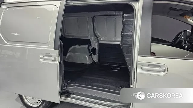 Hyundai Staria 2021 Серебряный из Кореи, фото 3