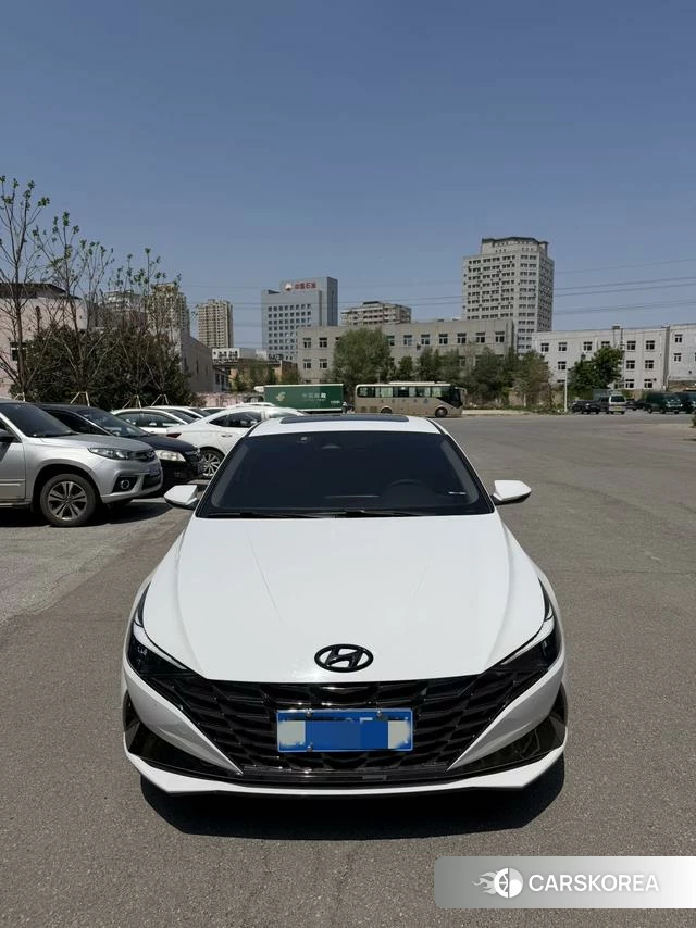 Hyundai Elantra 2023 Белый из Китая, фото 3