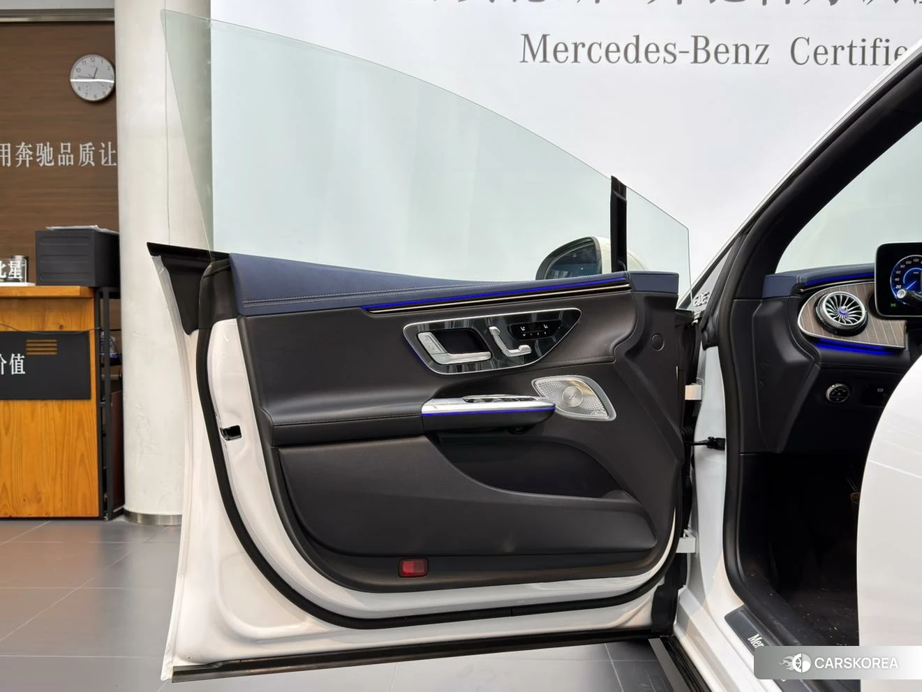 Mercedes-Benz EQE 2024 Белый из Китая, фото 3