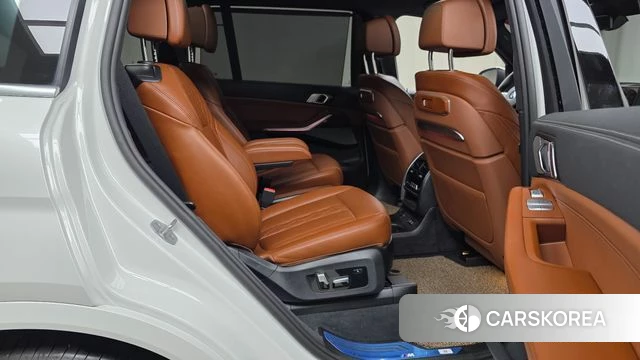 BMW X7 (G07) 2025 Белый из Кореи, фото 3