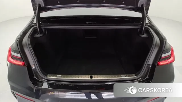 BMW 7 Series (G11) 2022 Черный из Кореи, фото 3