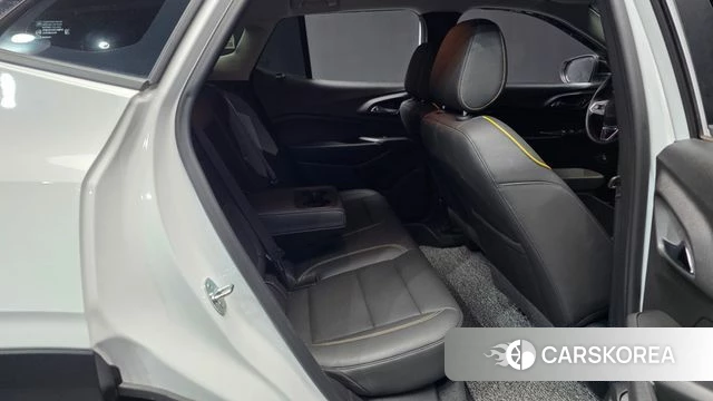 Chevrolet (GM Daewoo) Trax Crossover 2023 Белый из Кореи, фото 3