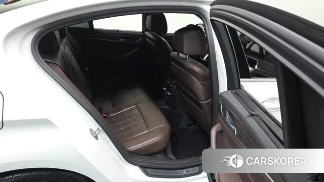 BMW 5 Series (G30) 2019 Белый из Кореи, фото 3