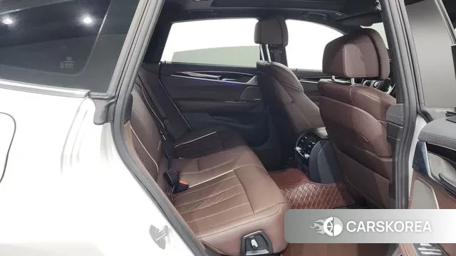 BMW 6 Series GT (G32) 2023 Белый из Кореи, фото 3