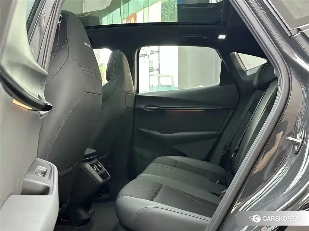 Volkswagen ID. UNYX 2025 Silver/gray из Китая, фото 3