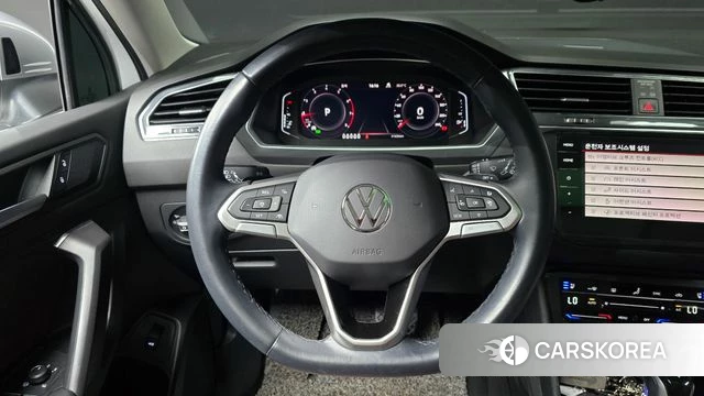 Volkswagen Tiguan Allspace 2023 Белый из Кореи, фото 3