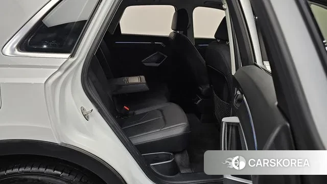 Audi Q3 (F3) 2020 Белый из Кореи, фото 3