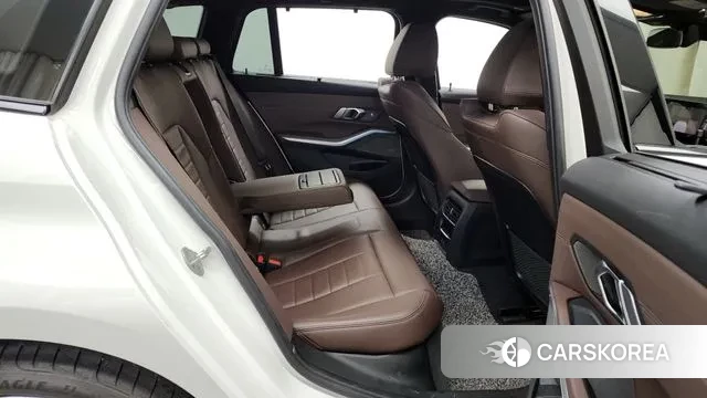 BMW 3 Series (G20) 2023 Белый из Кореи, фото 3