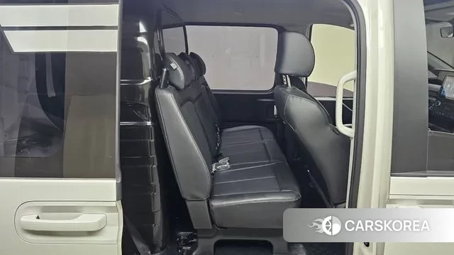 Hyundai Staria 2022 Белый из Кореи, фото 3