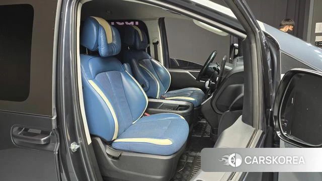 Hyundai Staria 2022 Серый из Кореи, фото 3