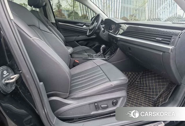 Volkswagen Passat PHEV 2022 Черный из Китая, фото 3