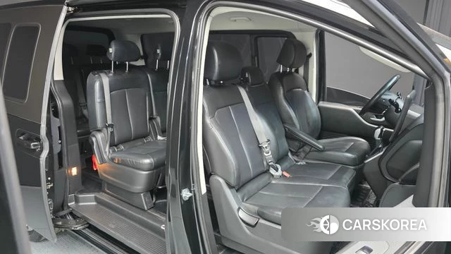 Hyundai Staria 2022 Черный из Кореи, фото 3