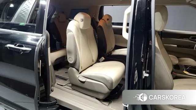 Kia Carnival 4th generation 2023 Черный из Кореи, фото 3